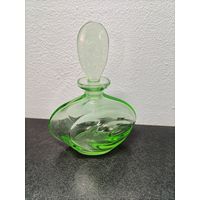 Флакон, бутылочка урановое стекло