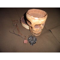 Лоток Череп и два амулета времён СССР.С рубля.