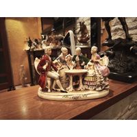 Большая сюжетная фарфоровая статуэтка, игра в карты ,клеймо, старая Германия