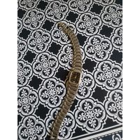 Часы наручные с браслетом.  В коллекцию,ремонт,на запчасти.Состояние на скане.