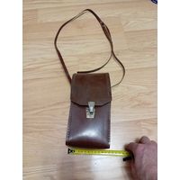 Футляр, чехол, кофр предположительно от фотокамеры.