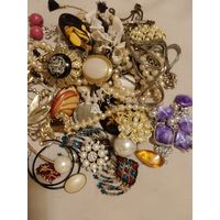 Лот бижутерии