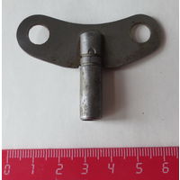 Ключ к часам настольным... напольным... настенным... Целый и в хорошем состоянии.