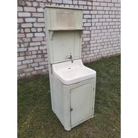 Умывальник 1964 г. из стихотворения "Мойдорыр"