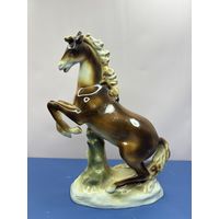 Статуэтка конь на дыках фарфор Германия