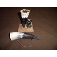 Скульптура,настольный прибор ПИНГВИН и рог изобилия украшенный резьбой,времён СССР,С рубля.