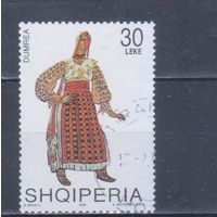 [422] Албания 2000. Культура и быт.Женский костюм.30 л. Гашеная марка.
