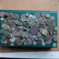 Большая  куча разных монет