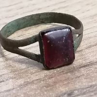 Перстень, кольцо с камнем