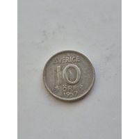 10 эре 1957 года Швеция. Серебро 400. Монета не чищена. 45377