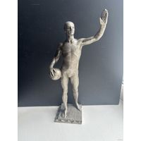 Старт с 1 рубля ! Ватерполист (игрок водного поло) силумин, 1960-е годы, 30 см СССР .Смотрите другие лоты много распродаж !!!