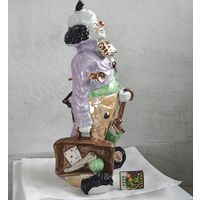 Статуэтка огромный клоун