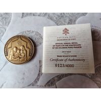 Ежегодная медаль Ватикана из бронзы 2014год