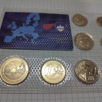 Европа  Словения  набор евро-монет 2007 года . В позолоте 24 кар.