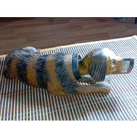 Деревянная собака с кивающей головой . Винтаж .