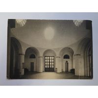 Октябрьские нарзанные ванны. Вестибюль. Кисловодск. Чистая. Почтовая карточка 1920е - 1930е годы.Общий вид.