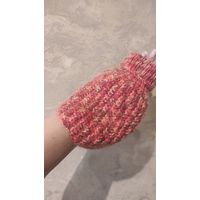 Шапка с отверстием для хвоста или косички. Деми, состояние новой, не пользовались. На 7-9 лет.