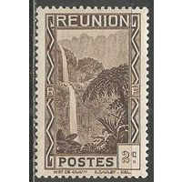 Реюньон. Водопад. 1933г. Mi#126.
