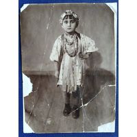 Фото девочки. 1930-е. 8х11 см.