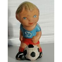 Игрушка СССР. Мальчик футболист. Динамо. Минская ф-ка.