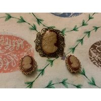 Набор Брошь и Клипсы Камея Целлулоид Чехия 50-е