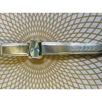 Часы наручные  с ремешком QQ . В ремонт,коллекцию,на запчасти. Состояние на скане.