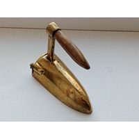 Утюг латунный маленький воротничковый 9 см 160 грамм