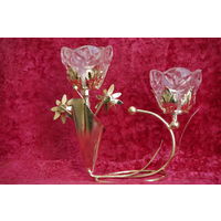 Подсвечник  ( высота 18 см , ширина 18 см )