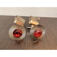 Винтажные запонки с красными кристаллами времен СССР.