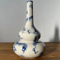 Ваза фарфор китай винтаж 16х10см солифлер для одного цветка