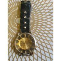 Часы наручные  с ремешком BEST . В ремонт,коллекцию,на запчасти. Состояние на скане.