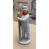 Статуэтка Фарфоровая Лыжница . ЛФЗ . В/с