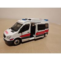 TINY 1/76 Mercedes-Benz Sprinter Police AM9843