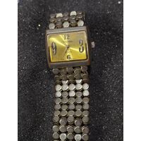 Красивые часы SEKONDA женские