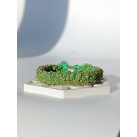 Широкий вязаный браслет из бисера