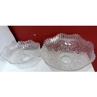 Вазы стеклянные 70-е годы СССР. (Неман). Высота 8.5 и 10.5 см. Диаметр 21 и 29 см. 2 шт.