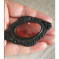 Винтажная брошь Камень в коже