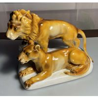 Фарфоровая немецкая статуя ЛЕВ И ЛЬВИЦА