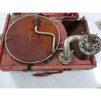 Патефон (то, что от него осталось).