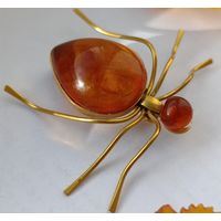 Брошь Паук. Янтарь
