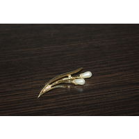 Металлическая брошь со стразами "Aconda", клеймо.