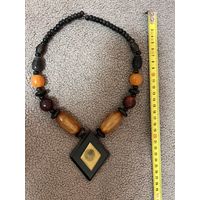 Старые крупные бусы