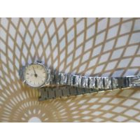 Часы наручные  с браслетом ЛУЧ  . В ремонт,коллекцию,на запчасти. Состояние на скане.