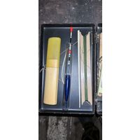 Металлическая коробка с рыболовными принадлежностями СССР