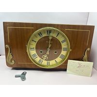 Часы настольные каменные янтарь СССР