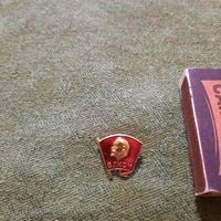 Комсомольский значёк 1980-х гг.