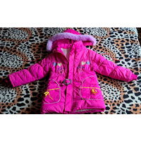Куртка розовая с мехом на 4-6лет с капюшоном, б.у