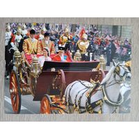 Этнография. Лондон. Герцог и герцогиня Кембриджские возвращаются из Вестминстерского аббатства