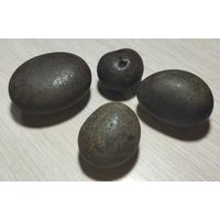 Камни. Металлический ржавый цвет. Гвинея.