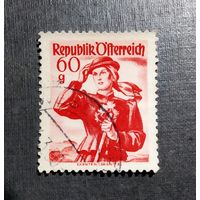 Марка Австрия 1948 год Национальный костюм